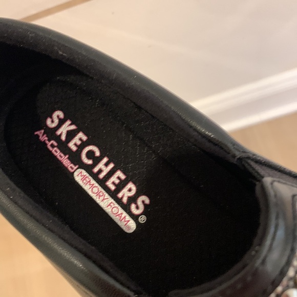 Skechers Street Style Slip-On Sneakers - Picture 5 of 10